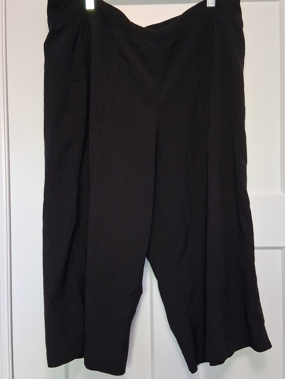 XXL Hyba Lightweight Black Wide-Leg Capris - Women Plus Size